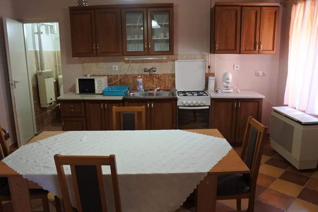 Kisasszony Apartman เอ็กเกอร์ ภายนอก รูปภาพ