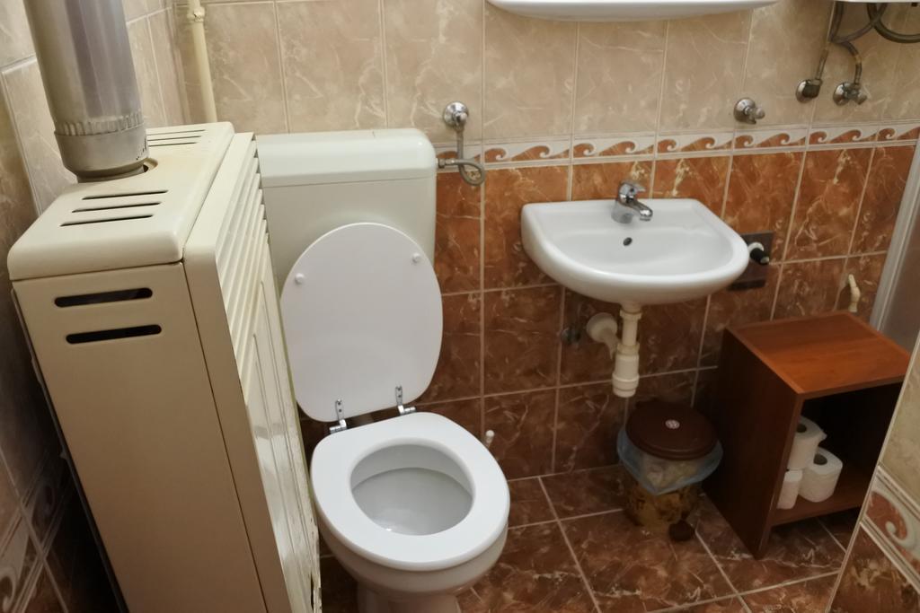 Kisasszony Apartman เอ็กเกอร์ ภายนอก รูปภาพ