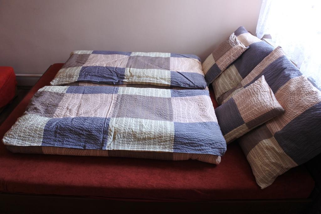 Kisasszony Apartman เอ็กเกอร์ ภายนอก รูปภาพ
