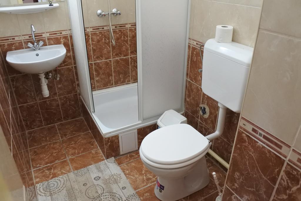 Kisasszony Apartman เอ็กเกอร์ ภายนอก รูปภาพ